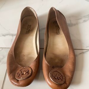Michael kors tan flats